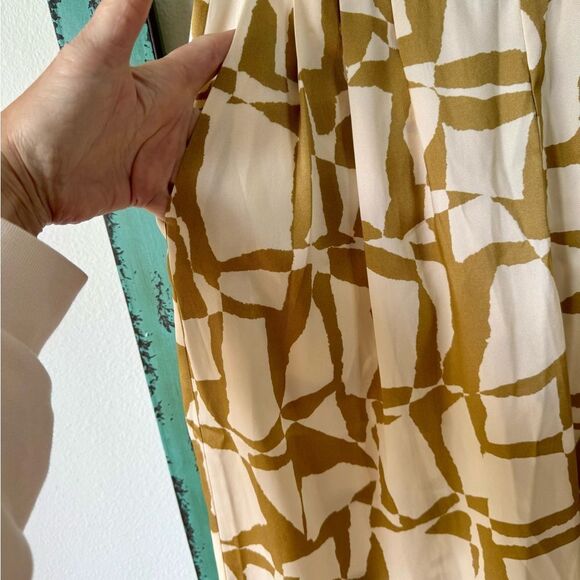 Parker wide leg dress pants. Beautiful for spring/summer. Size 0 - Picture 6 of 9